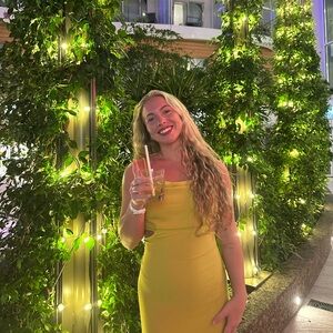 Meet your Posher, Chanel